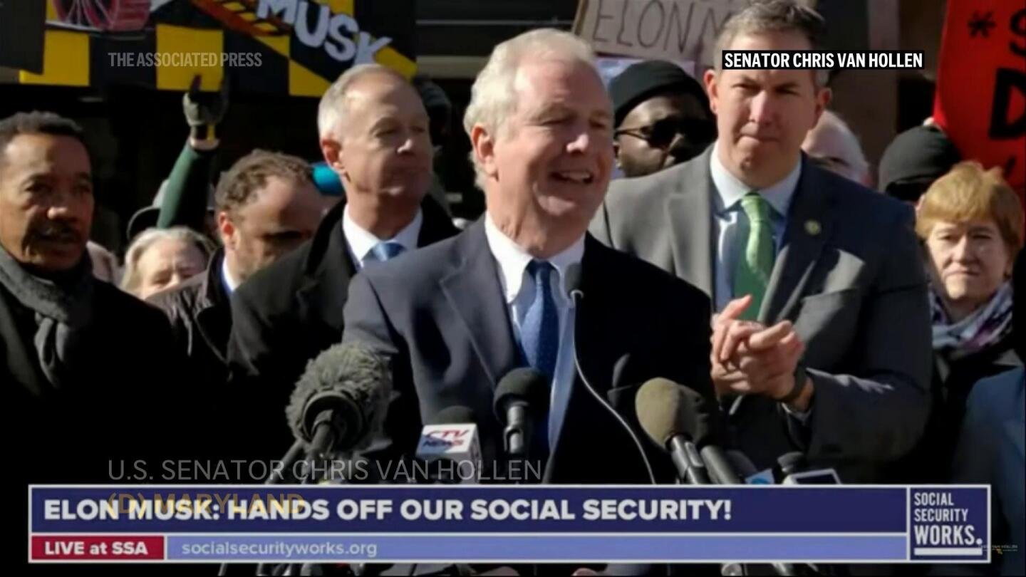 democratic-lawmaker-at-rally:-“elon-musk:-keep-your-hands-off-of-social-security”