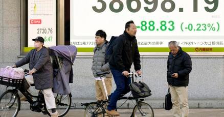 stock-market-today:-wall-street-takes-trump’s-latest-tariff-threats-in-stride,-and-indexes-rise