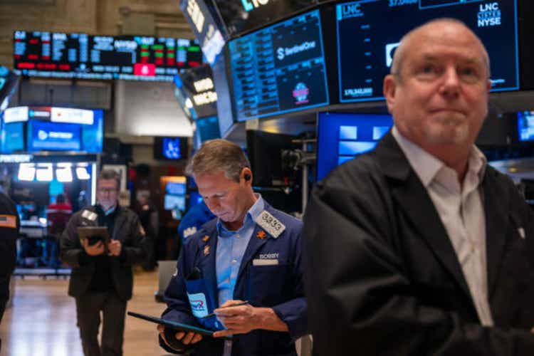 stock-market-news-today:-markets-mostly-lower-on-tariffs,-fed-(sp500:s&p-complete-indices)