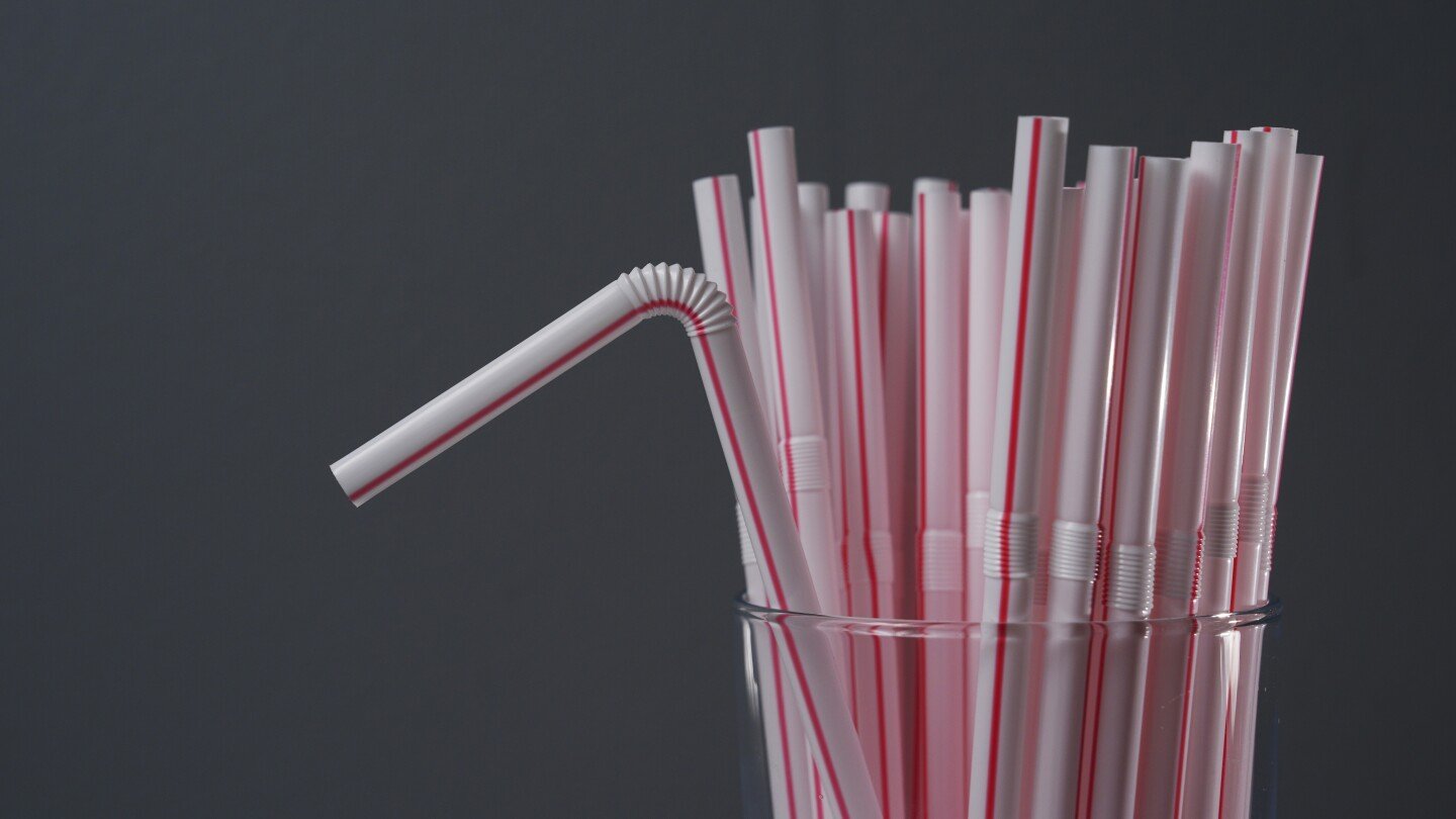 the-plastic-straw-has-come-to-symbolize-a-global-pollution-crisis.-trump-wants-them-to-stay