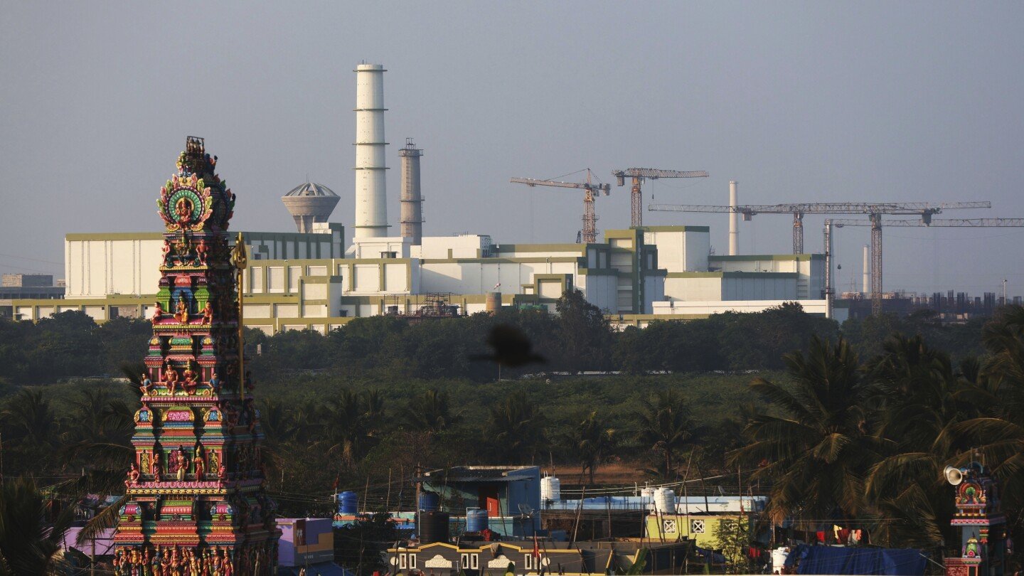 india-wants-to-embrace-nuclear-power.-to-do-it,-it’ll-need-a-lot-of-time-and-money