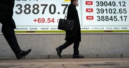 stock-market-today:-wall-street-opens-lower-following-hot-inflation-data