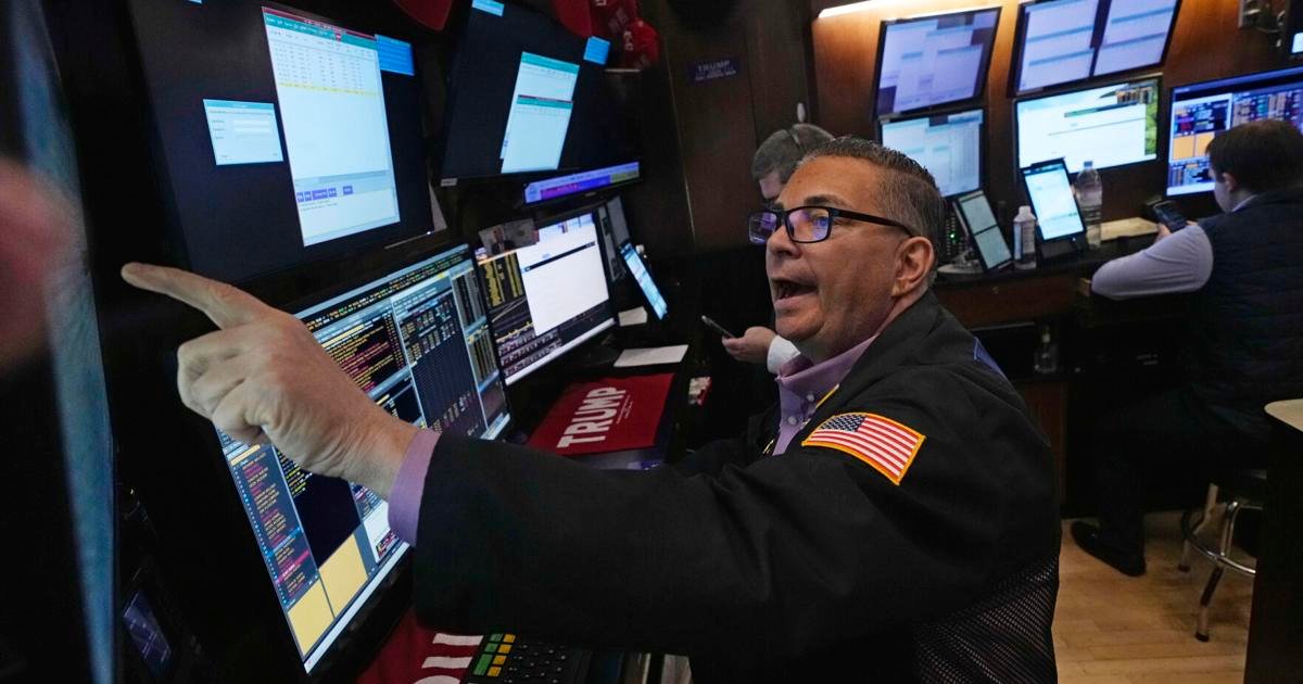 stock-market-today:-wall-street-falls-after-worse-inflation-data