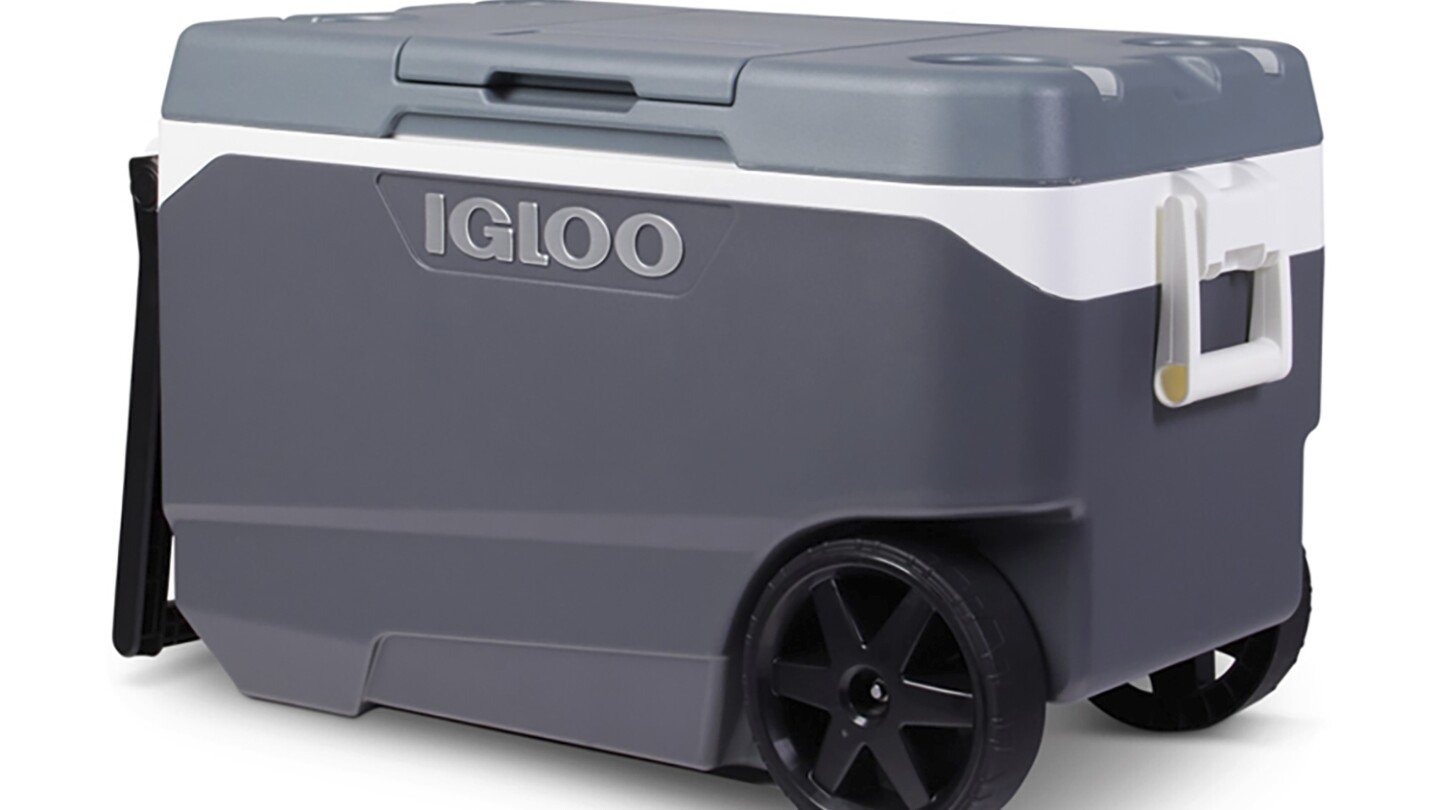 igloo-recalls-over-a-million-coolers-after-handle-hazard-causes-fingertip-amputation-injuries