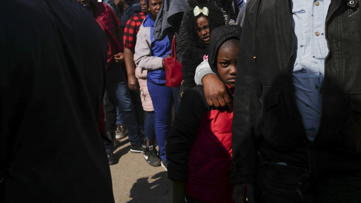 con-las-puertas-cerradas-en-eeuu,-solicitantes-de-asilo-optan-por-el-plan-b:-mexico