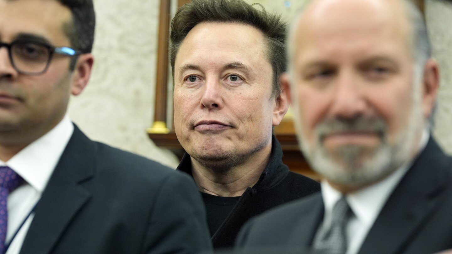 elon-musk-met-with-modi-during-the-indian-prime-minister’s-us-visit.-what-does-he-want-from-india?