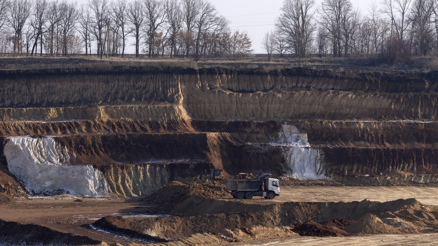 en-ucrania,-un-posible-acuerdo-de-armas-por-minerales-genera-esperanza-y-escepticismo