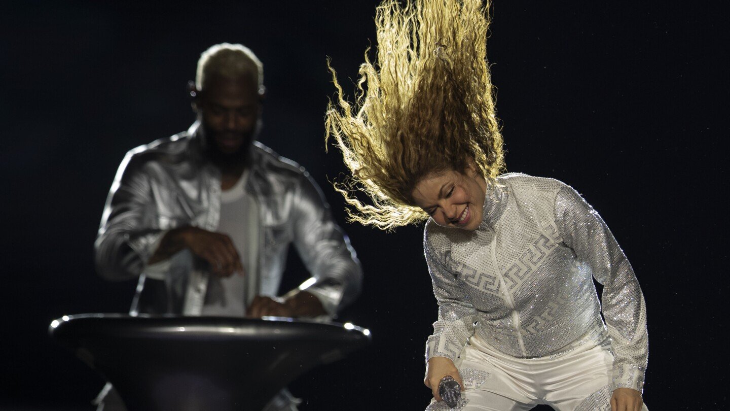 shakira-anuncia-que-suspende-concierto-en-lima-tras-ser-hospitalizada-urgente-por-afeccion-abdominal