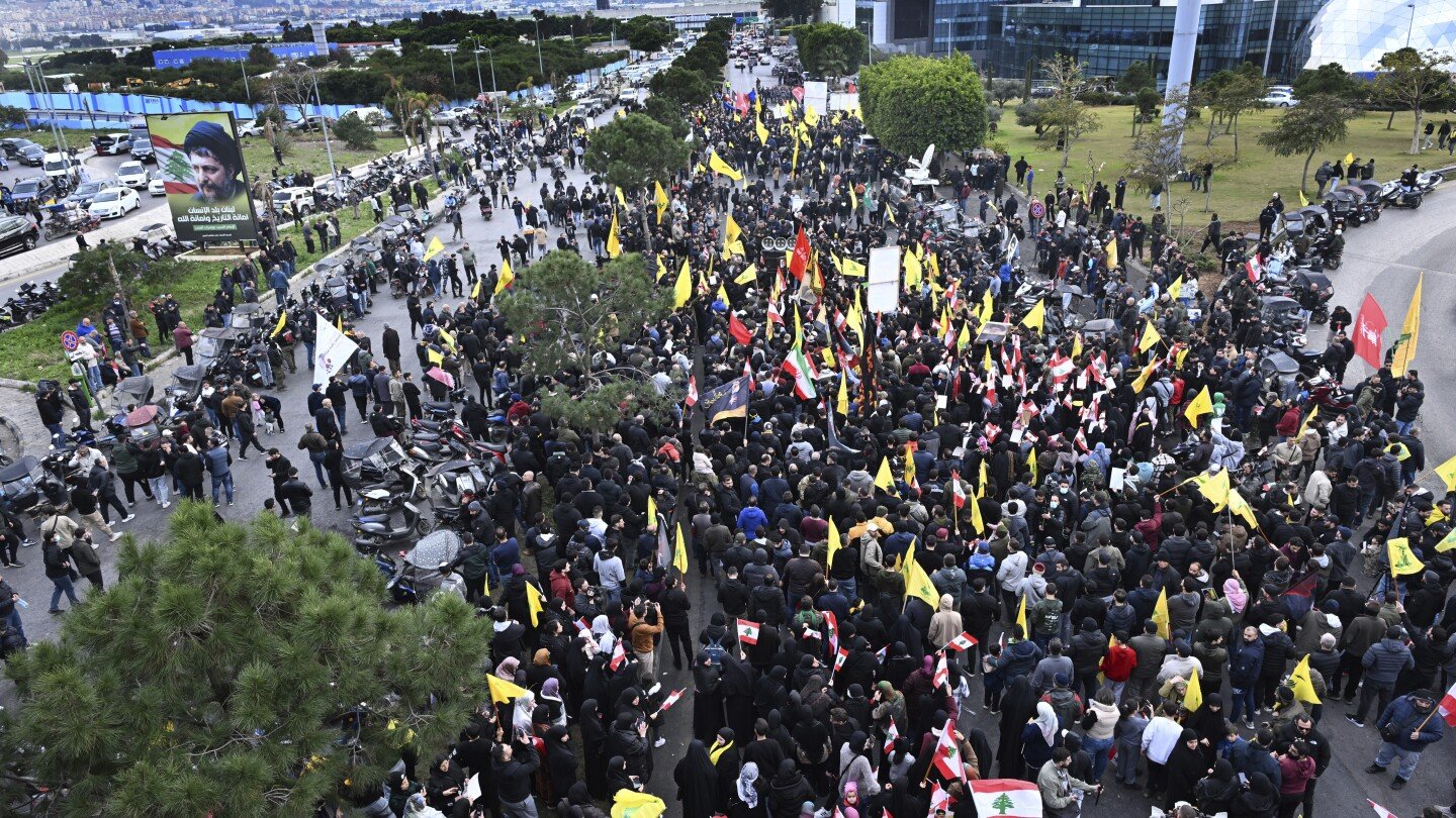 woman-killed-as-israeli-forces-fire-on-returnees-to-southern-lebanon-ahead-of-ceasefire-deadline