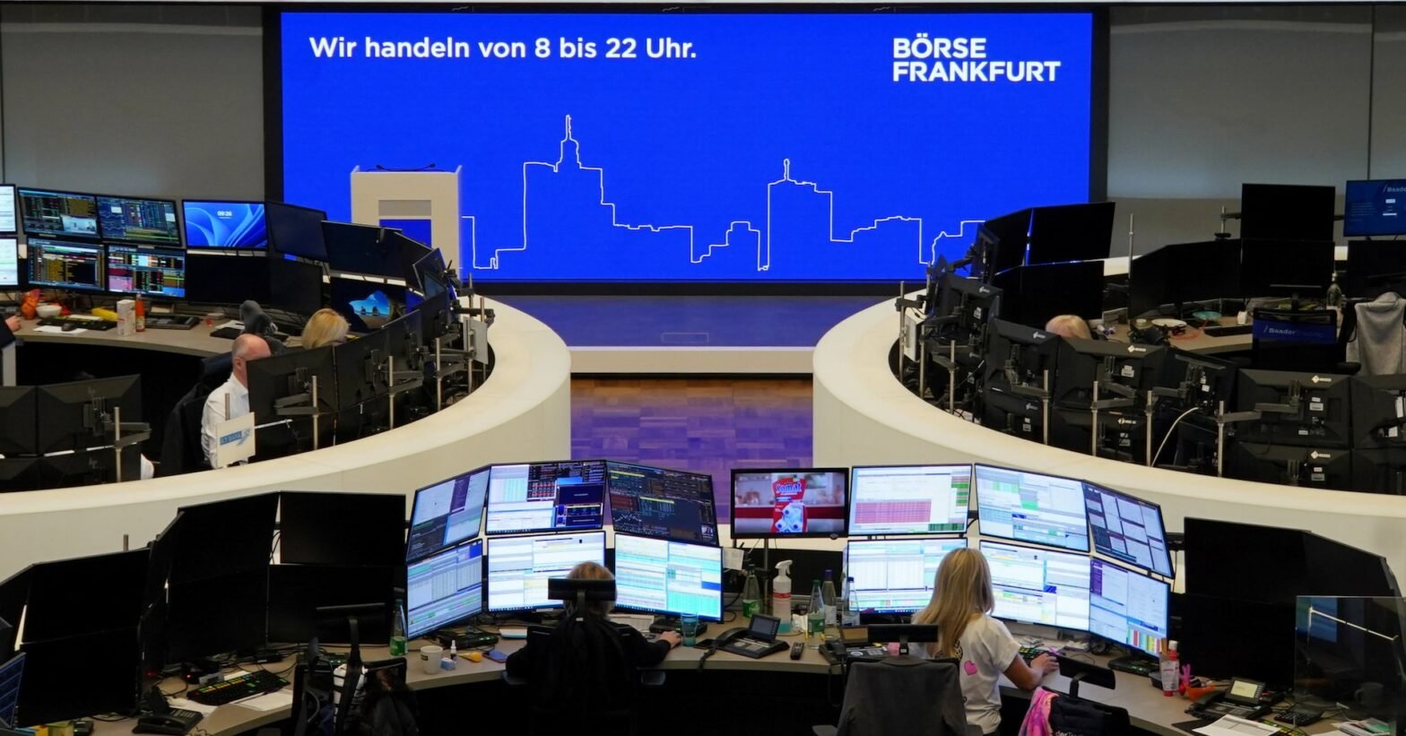 european-stocks-climb-on-defense-boost