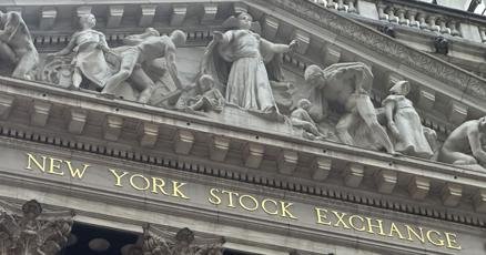 stock-market-today:-wall-street-flirts-with-a-record-as-indexes-drift