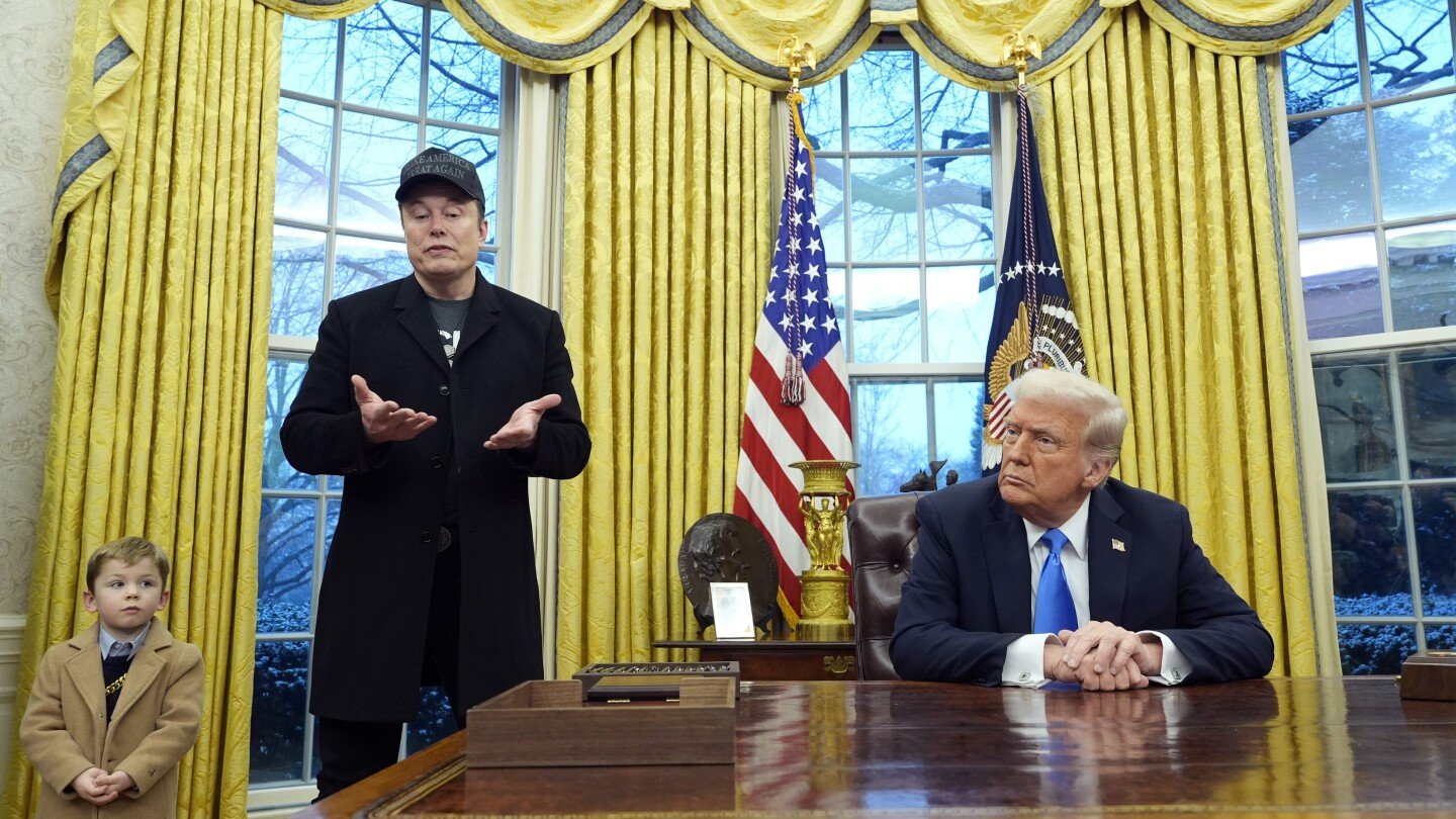 white-house-says-elon-musk-is-trump’s-adviser-and-not-the-doge-administrator
