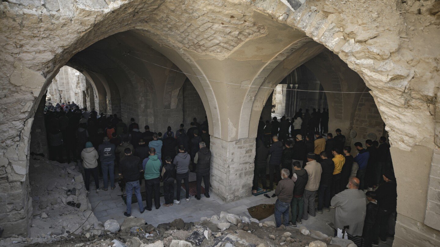 hamas-dice-que-liberara-a-seis-rehenes-israelies-vivos-el-sabado