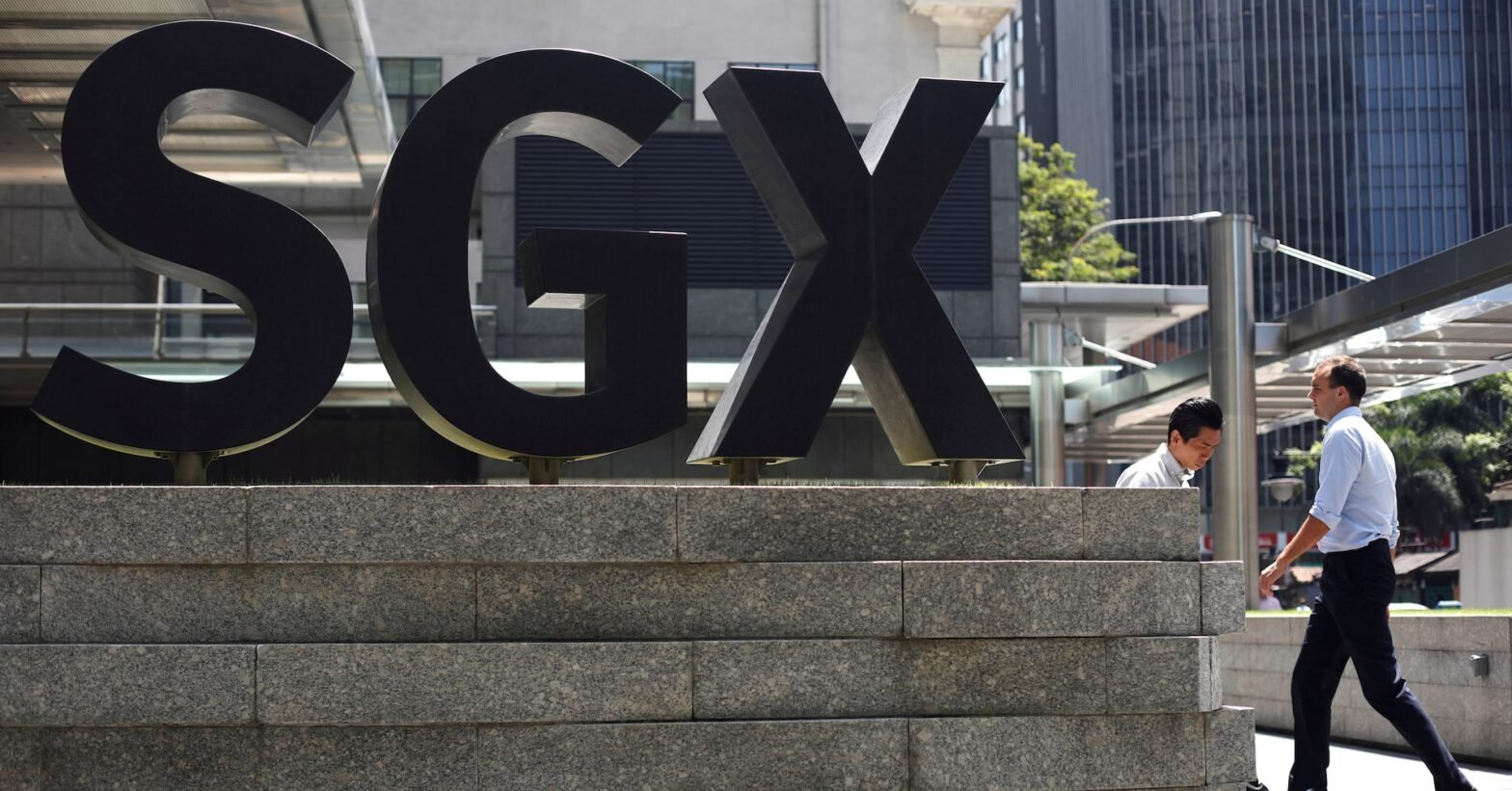 jp-morgan-upgrades-singapore-equities-to-overweight
