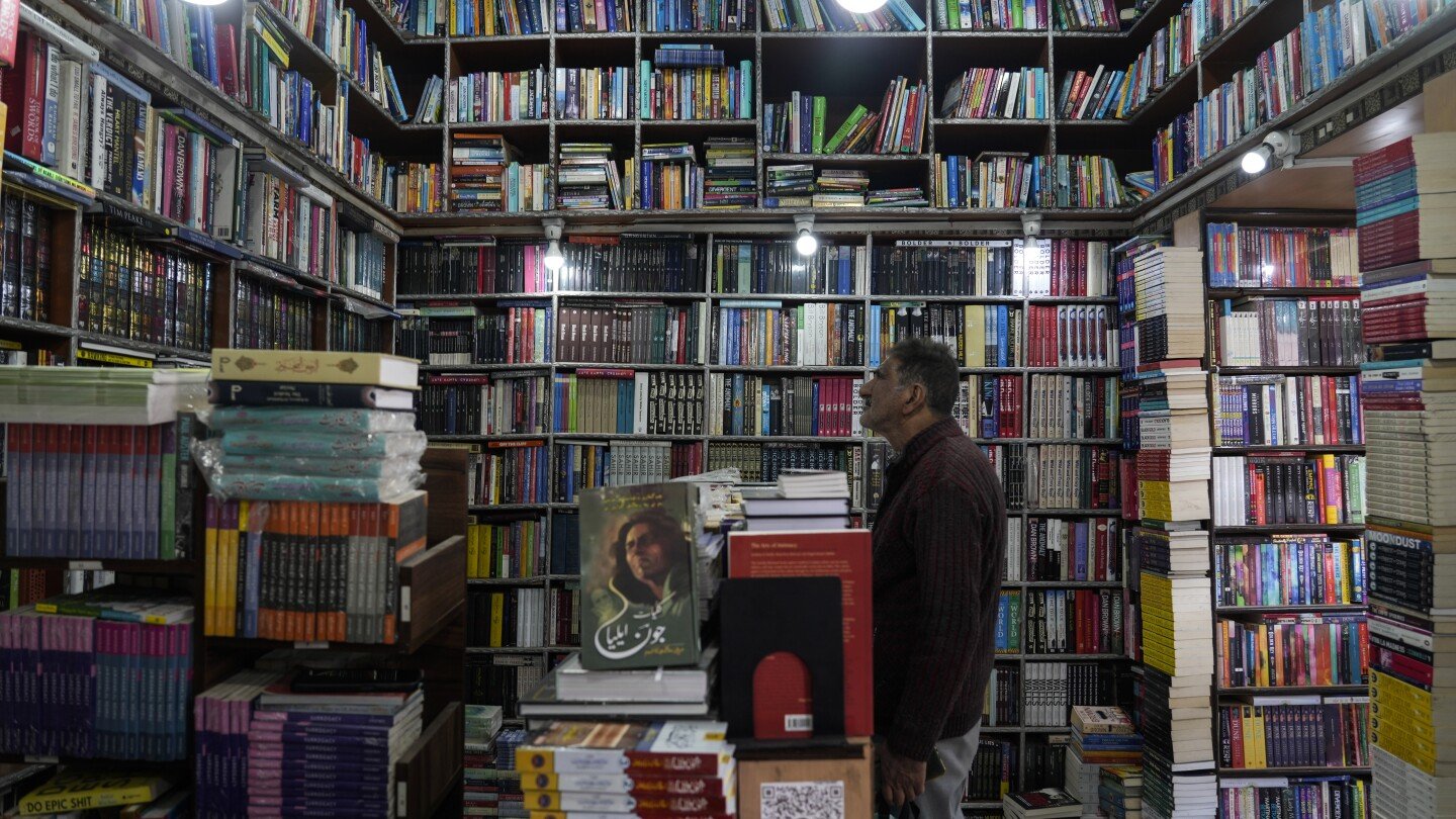 police-in-disputed-kashmir-raid-bookstores,-seizing-books-related-to-islamic-group