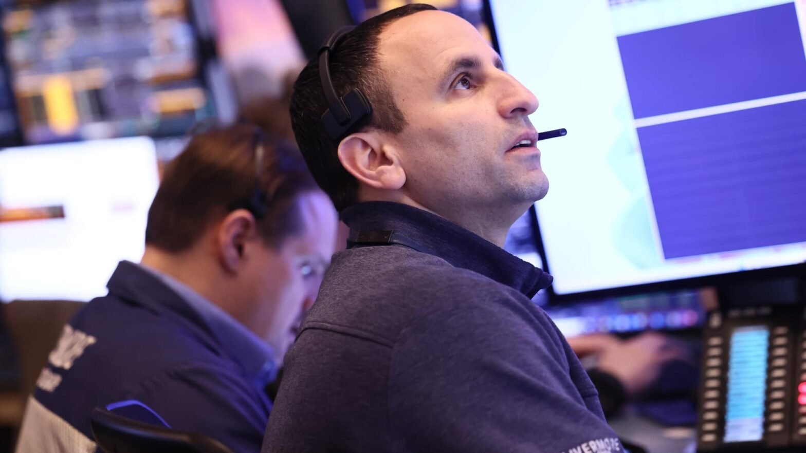 why-trump’s-tariffs-aren’t-affecting-the-stock-market