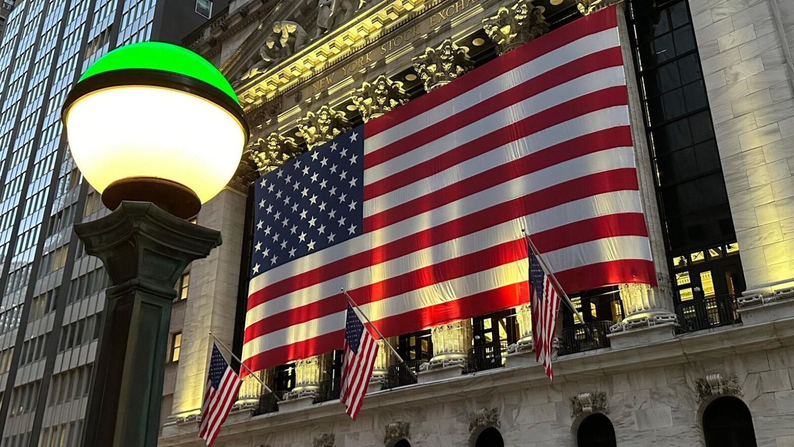 stock-market-today:-asian-shares-mostly-dip-despite-s&p-500-adding-to-its-record-on-wall-street