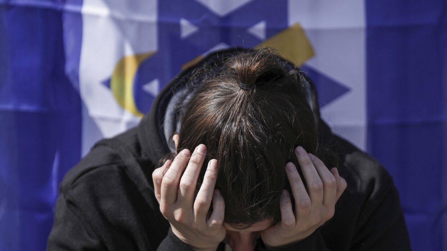 entrega-de-los-restos-de-una-madre-y-sus-dos-hijos-secuestrados-por-hamas-causa-dolor-en-israel