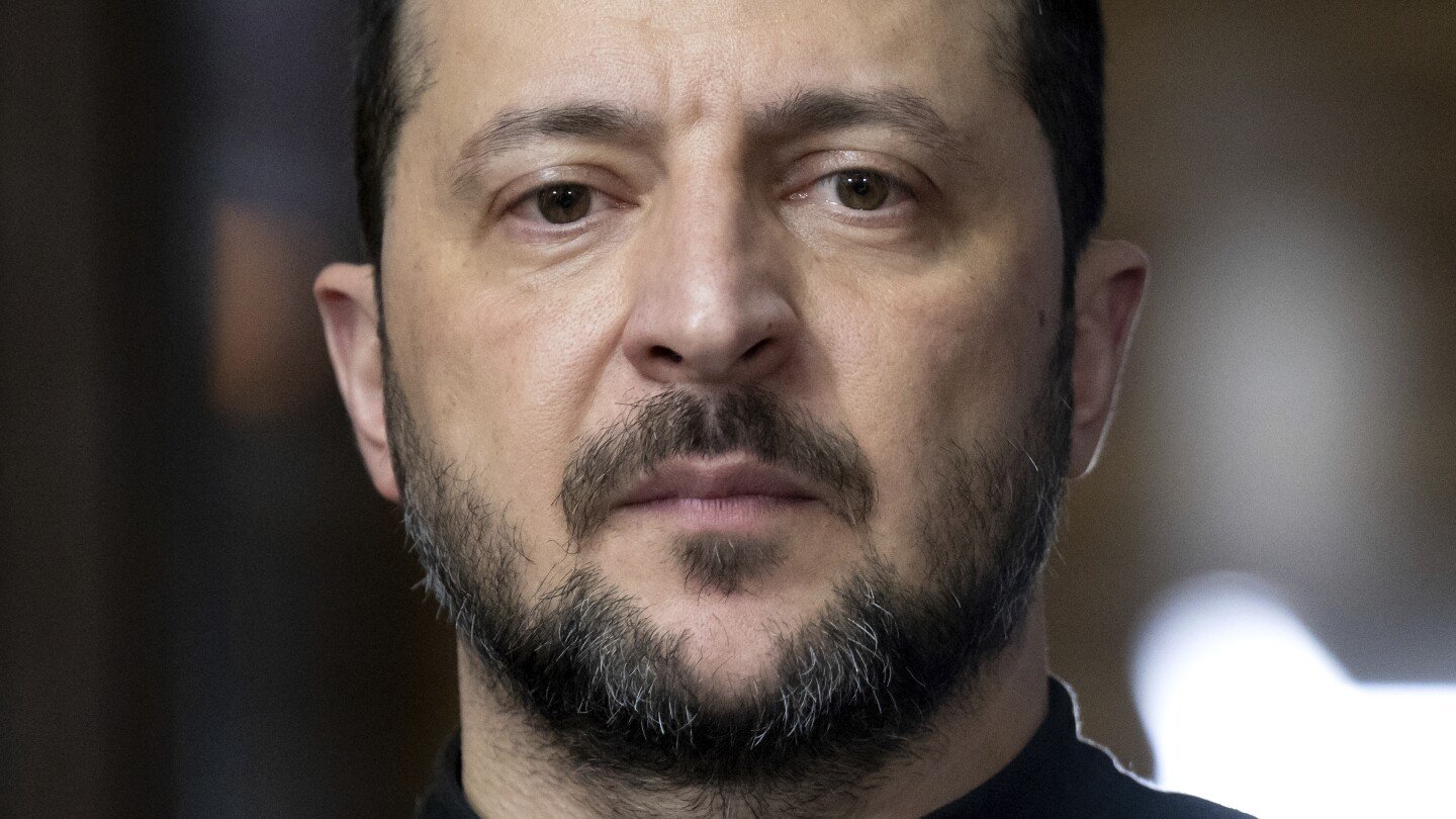 los-ucranianos-se-unen-en-torno-a-zelenskyy-despues-de-que-trump-intento-denigrarlo