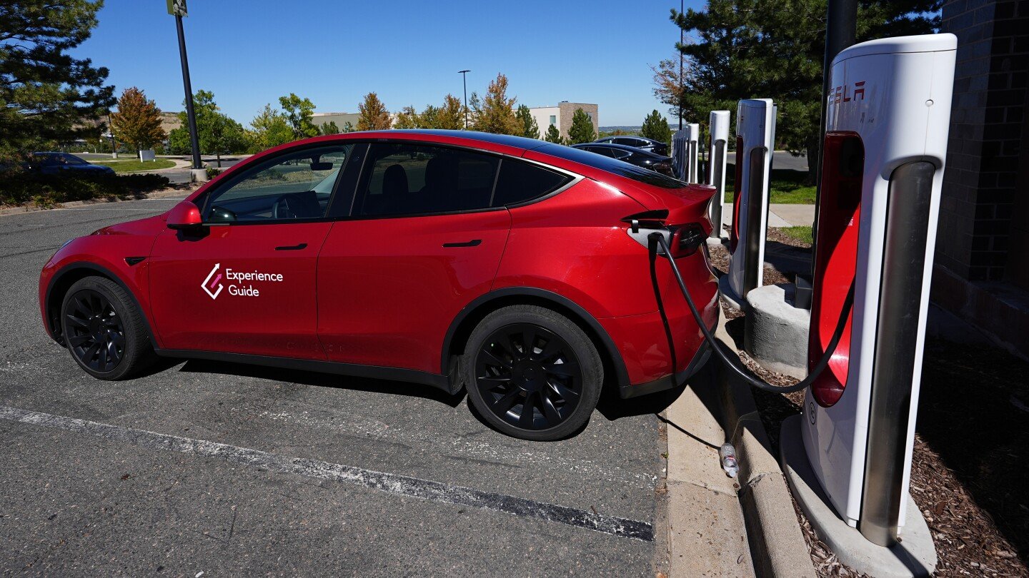 tesla-recalling-more-than-375,000-vehicles-due-to-power-steering-issue