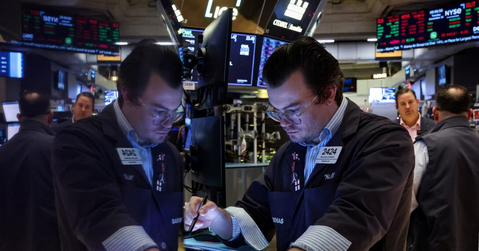 futures-flat-after-thursday’s-fall-as-markets-await-fed,-tariff-cues