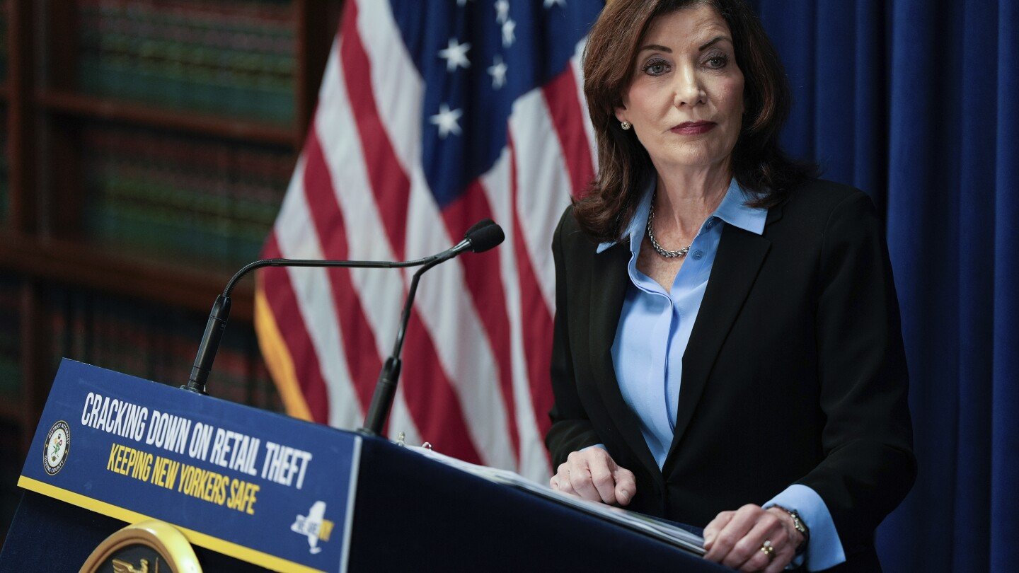 ny-governor-makes-case-for-manhattan-tolls-in-meeting-with-trump-after-feds-ordered-a-halt