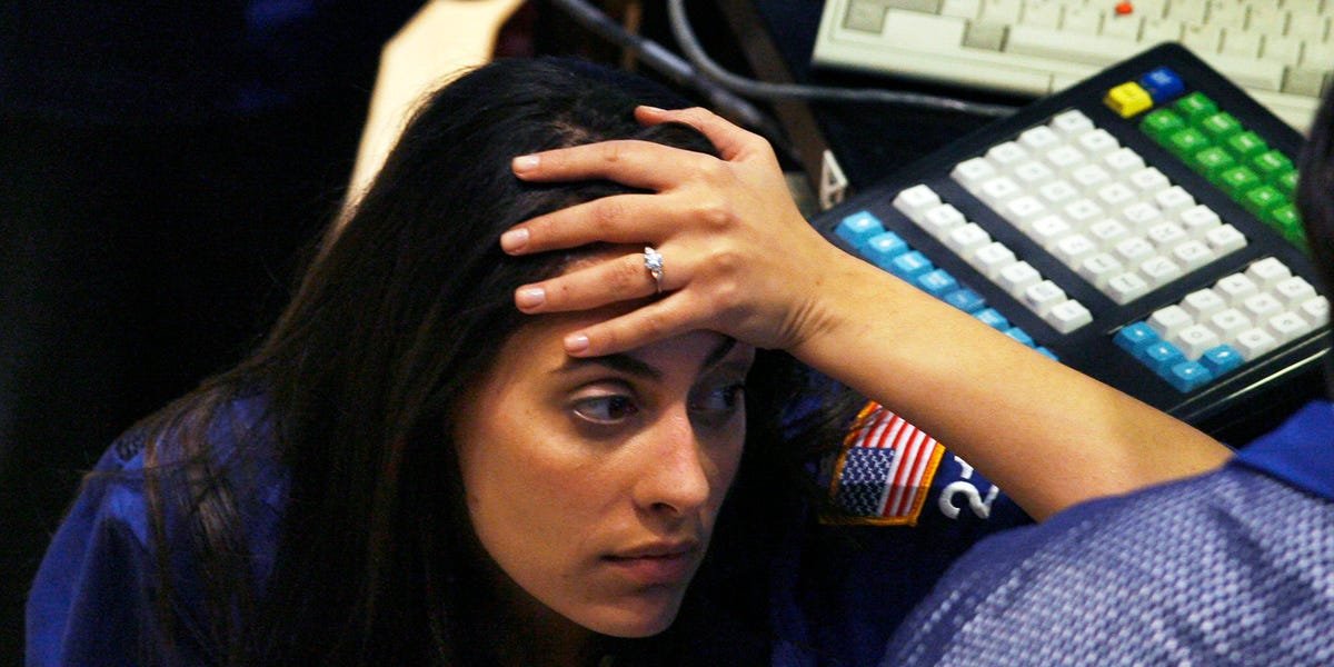 a-renowned-market-strategist-who-called-the-dot-com-bubble-warns-us-stocks-are-at-‘serious-risk’-as-tech-analyst-optimism-starts-to-sour