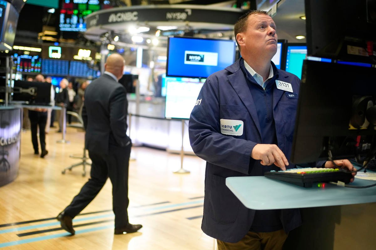 stock-market-today:-dow,-s&p-500,-nasdaq-wobble-with-nvidia-earnings-in-sight