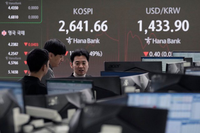 stock-market-today:-asian-shares-sag-as-worries-over-us-china-trade-weigh-on-outlook-for-the-region