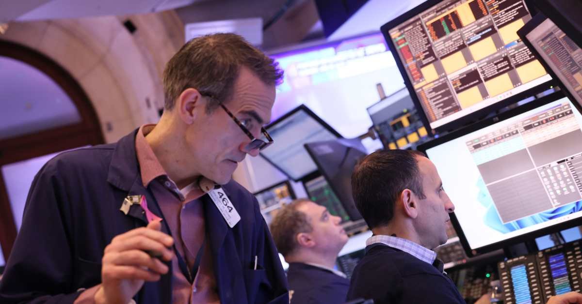 stock-market-today:-stocks-slide-as-tariff,-growth-worries-grip-sentiment