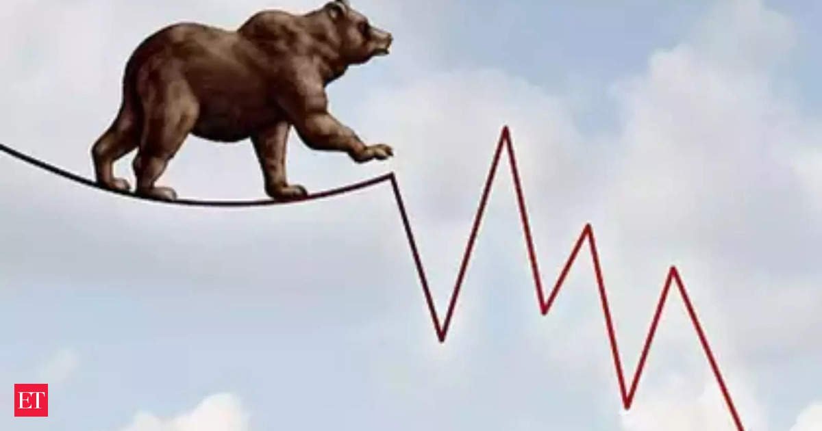 stock-market-today:-dow-jones,-s&p-500-hold-steady-as-nasdaq-slips;-nvidia,-amd-fall-amid-chip-export-concerns,-bitcoin-crashes-below-$90,000