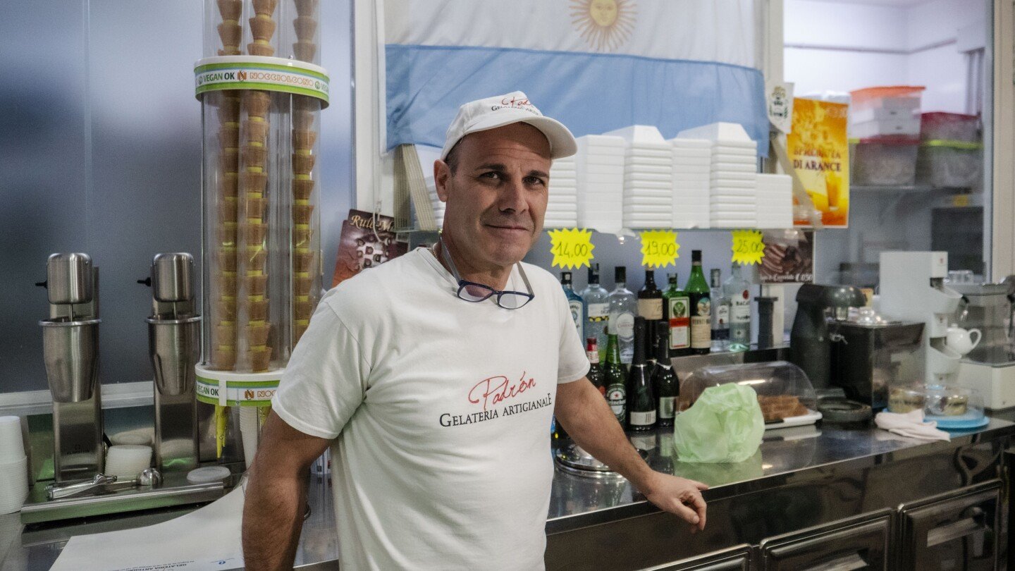 pope-francis’-friends-around-rome-pray-for-him-as-he-fights-pneumonia