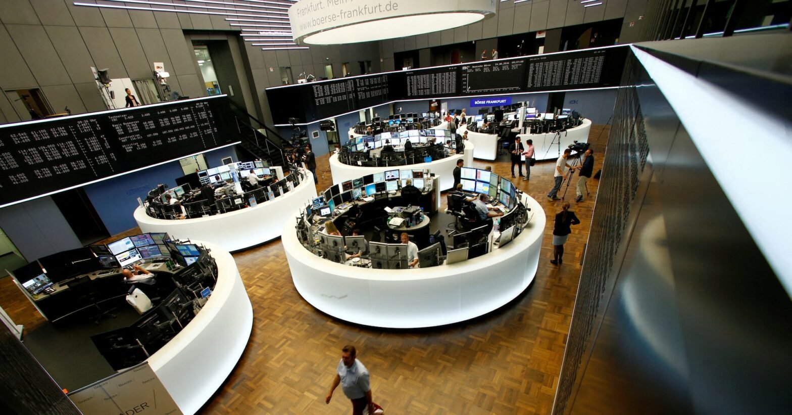 european-stocks-vulnerable-to-pullback-before-reaching-new-heights:-reuters-poll