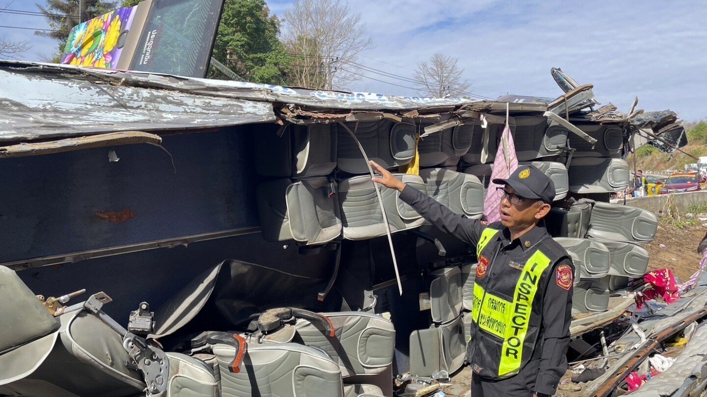 un-accidente-de-bus-en-el-este-de-tailandia-deja-18-fallecidos