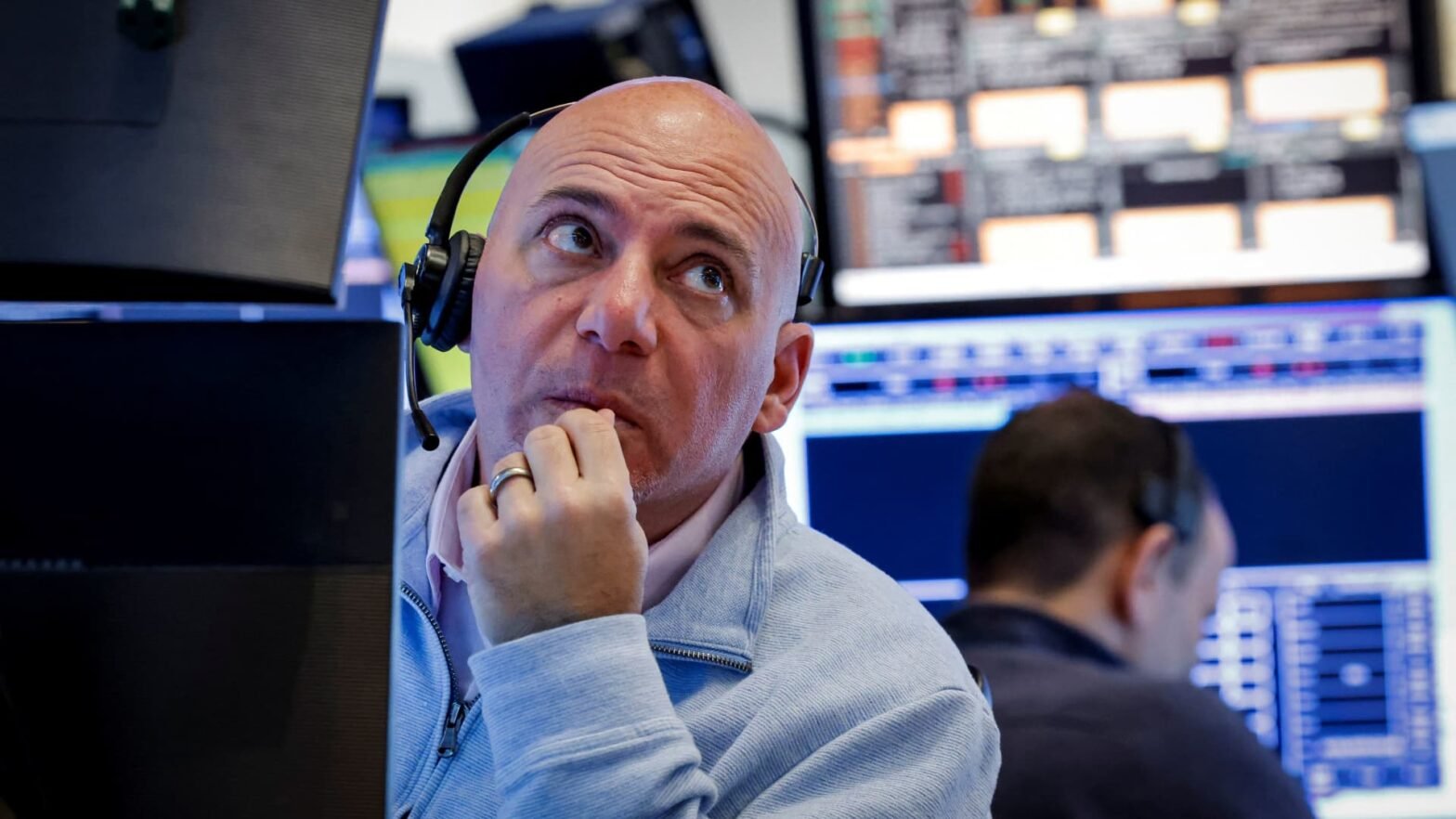 s&p-500-futures-edge-higher-after-index-snaps-four-day-losing-streak:-live-updates