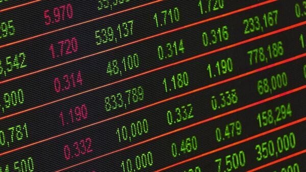 this-small-cap-stock-rebounds-7.5%-from-day’s-low-after-company-ties-up-with-amazon-web-services