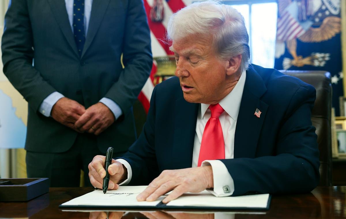 the-stock-market-might-be-trump’s-strongest-check-and-balance:-morning-brief