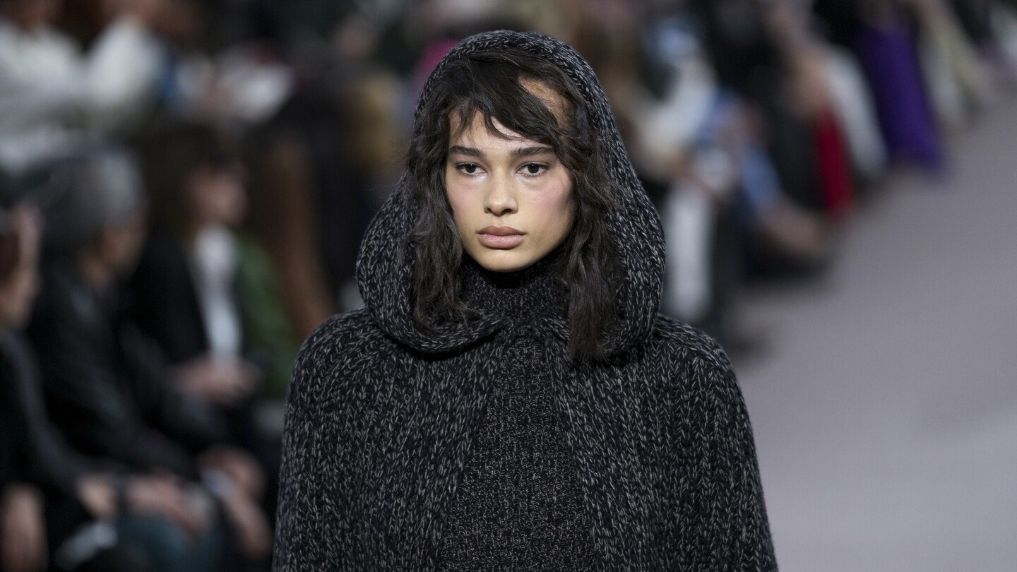 max-mara-offers-cashmere-comfort-when-the-day,-or-the-world,-goes-awry