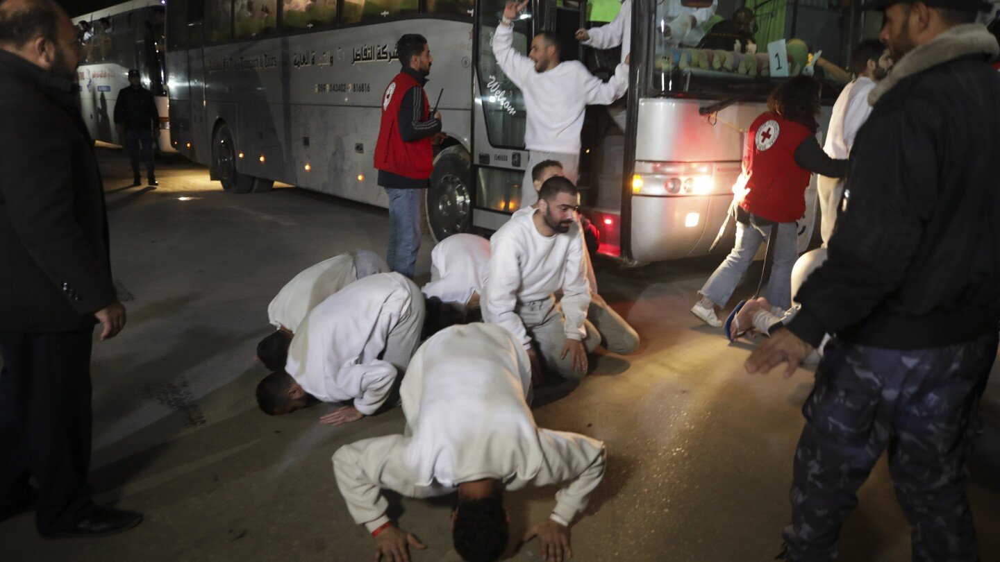 hamas-pide-negociar-la-siguiente-fase-del-cese-el-fuego-tras-canje-de-prisioneros-y-rehenes