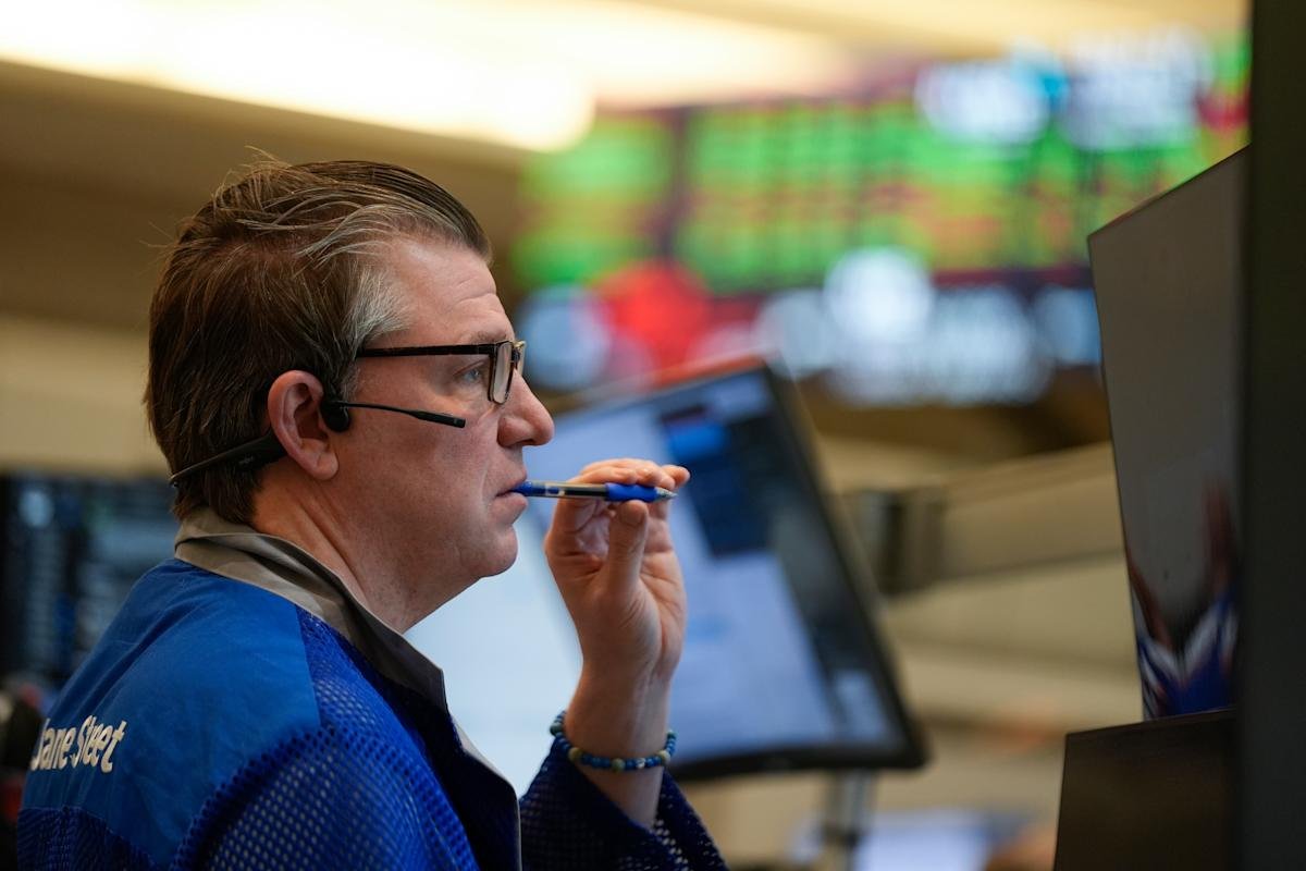 stock-market-today:-dow,-s&p-500,-nasdaq-diverge-after-nvidia-earnings,-economic-data