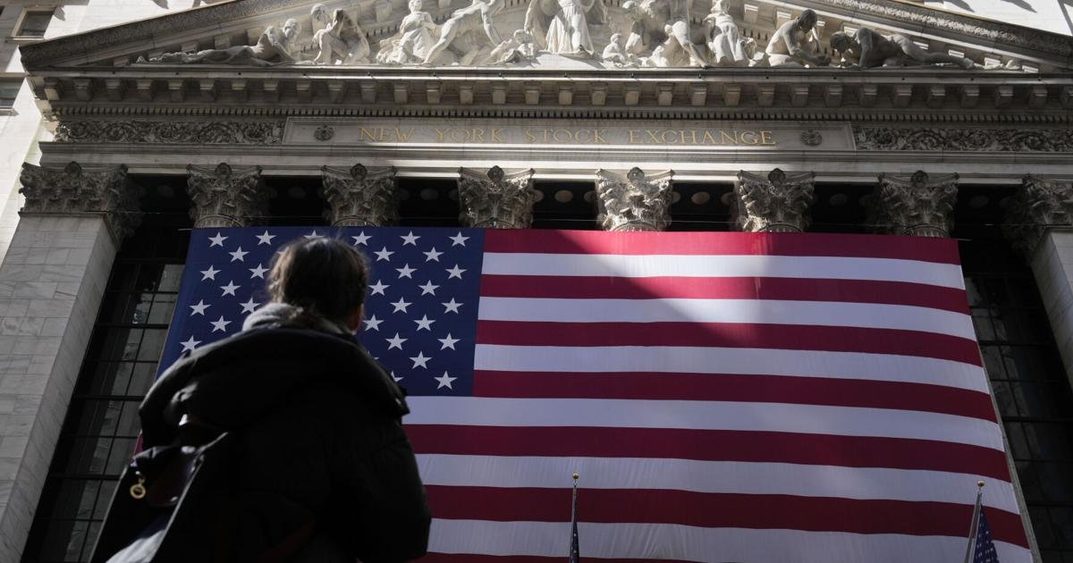 stock-market-today:-wall-street-drifts-toward-the-close-of-its-worst-month-since-april