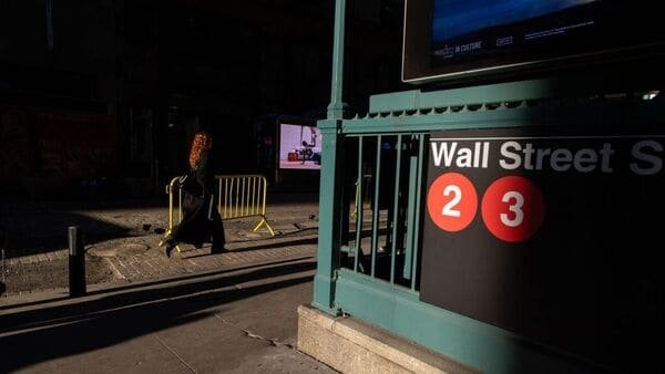 The Wall Street subway station near the New York Stock Exchange. Photo: Michael Nagle/Bloomberg News