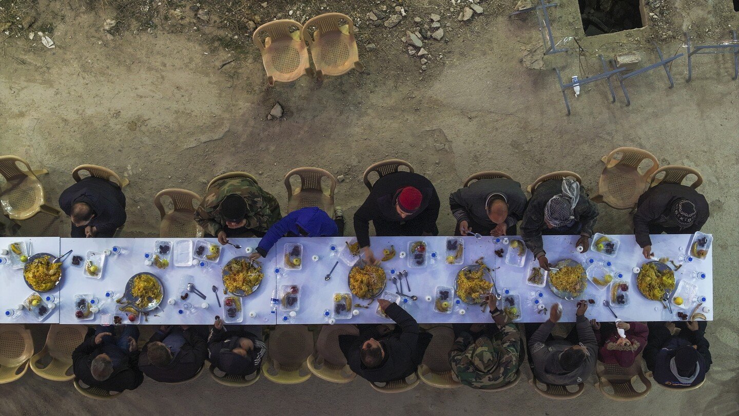 syrians-begin-fasting-during-first-ramadan-without-assad-family-rule-in-decades