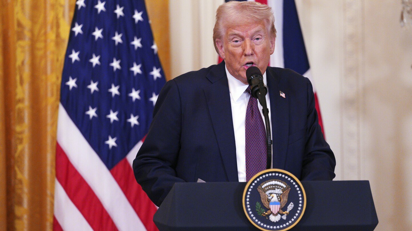 jueza-determina-que-intento-de-trump-de-destituir-a-director-de-agencia-de-vigilancia-es-ilegal