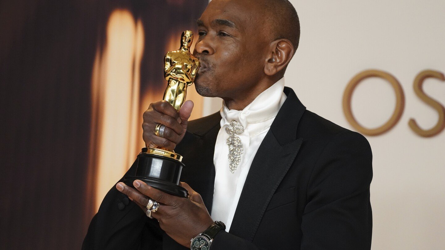 paul-tazewell-becomes-first-black-man-to-win-an-oscar-for-best-costume-design