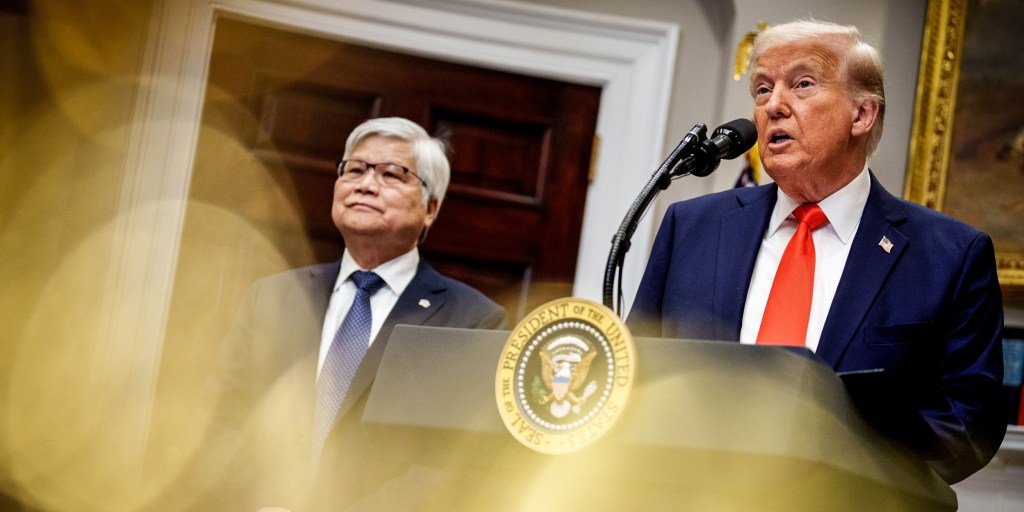 stocks-tumble-after-trump-says-long-threatened-tariffs-are-coming