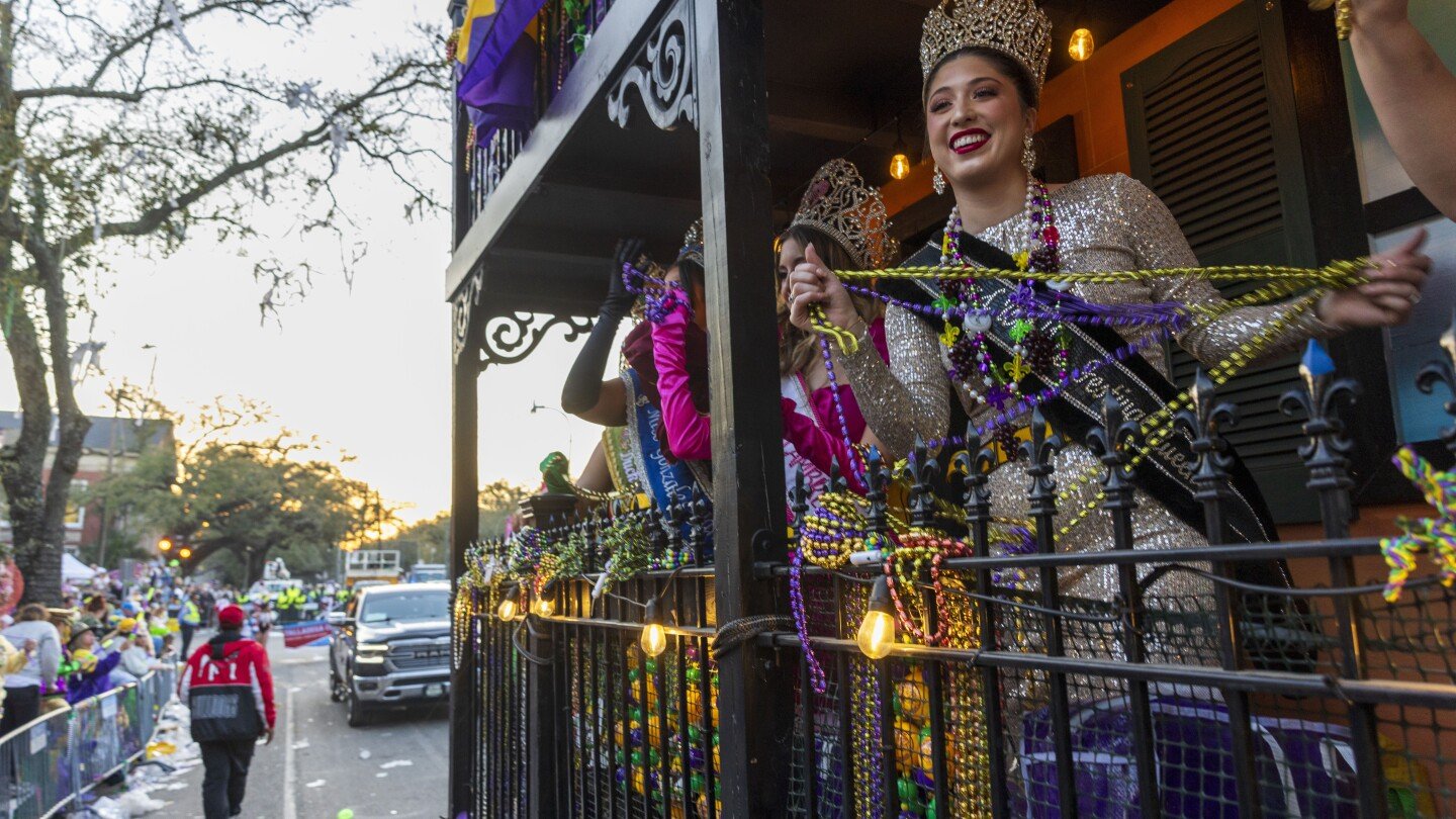 new-orleans-rushes-to-rework-mardi-gras-celebrations-in-the-face-of-storm-and-twister-warnings