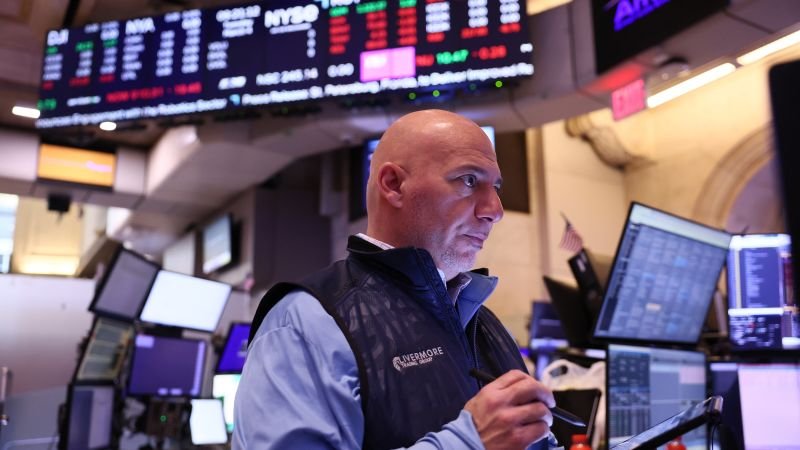 analyst:-tariffs-are-a-‘black-cloud’-over-stock-market