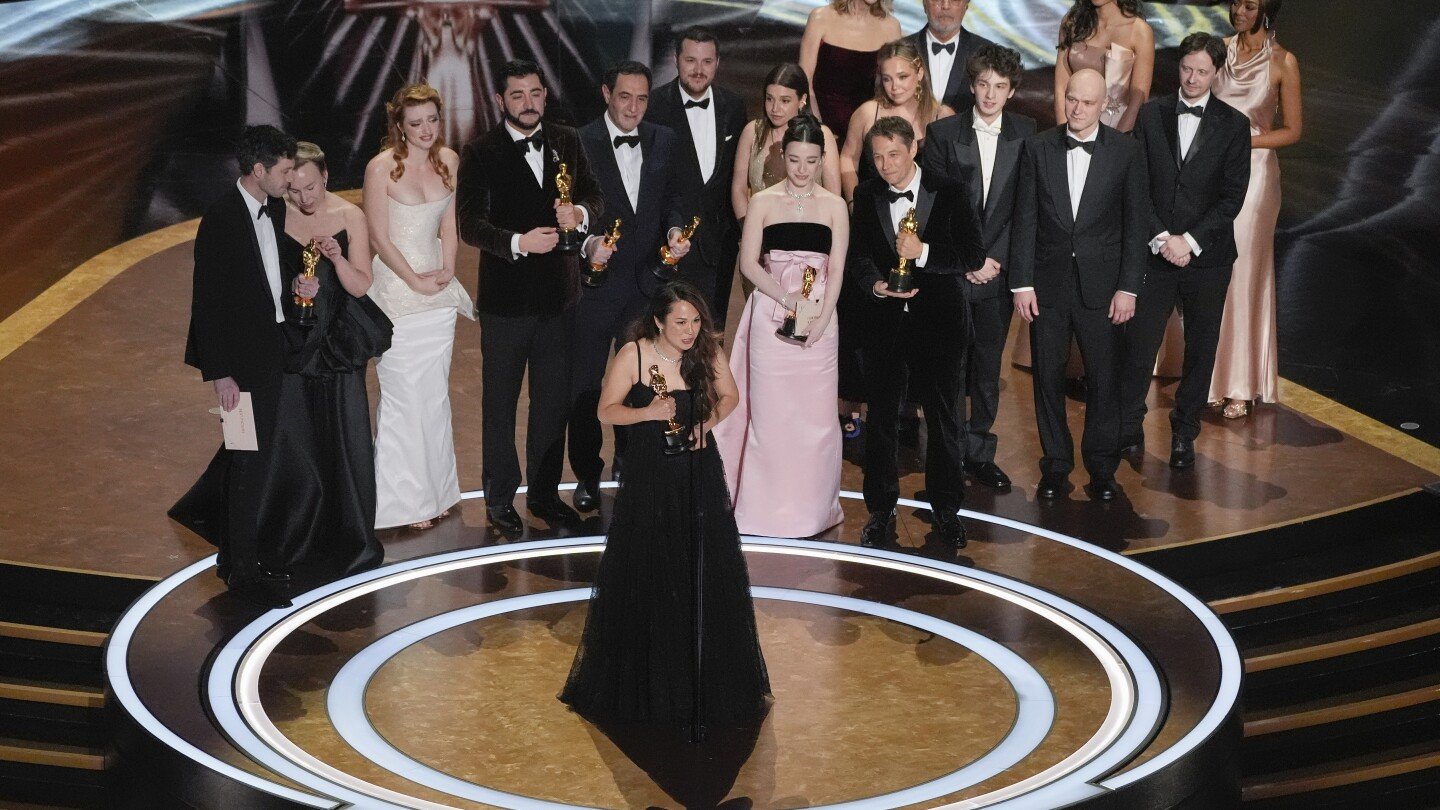 the-oscars-get-their-biggest-audience-in-5-years-despite-dominance-of-‘anora’-and-other-small-films
