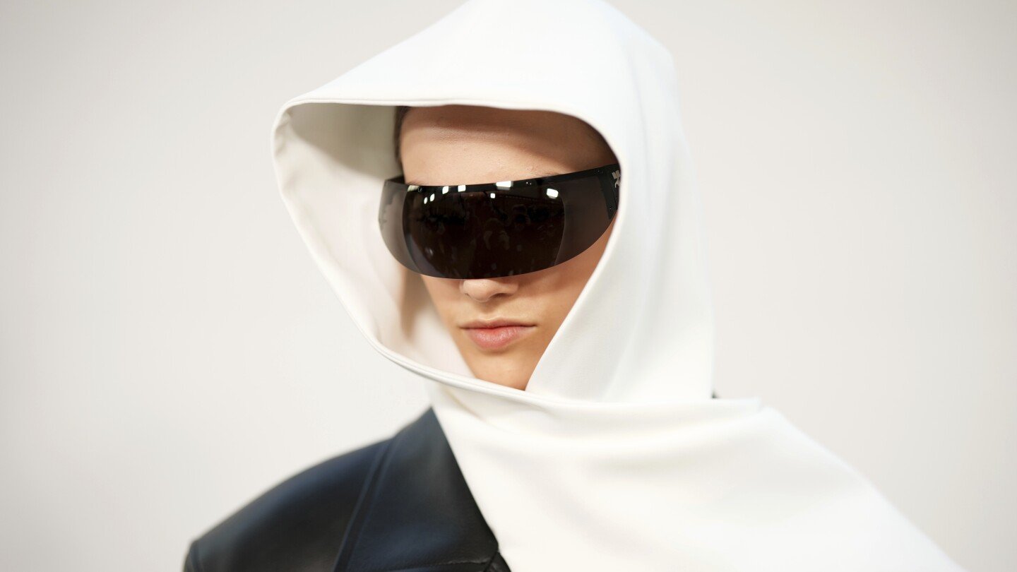 courreges-at-paris-fashion-week-is-a-balance-of-concealment-and-exposure